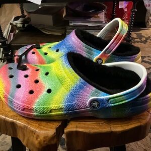 Men’s new classic Crocs spray dye faux fur lined clogs multi color men’s 11 NWT
